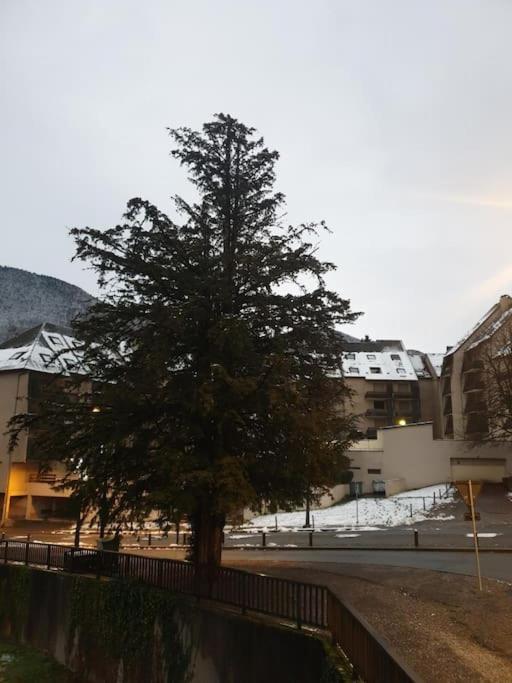 Appartement Au Pied Des Telecabines Res La Soulan Bagneres-de-Luchon Luaran gambar